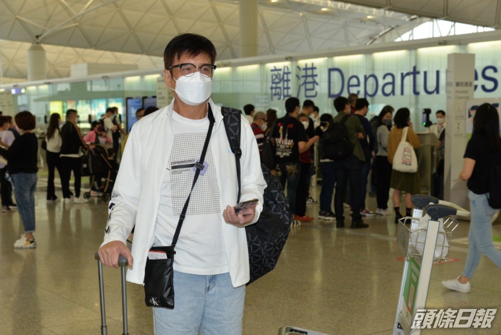 黃柏文預計母親於周六火化後，當日返港。​